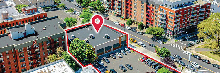 Schiavello and Gray of Horvath & Tremblay sell dark Walgreens <br>at 17506 Hillside Ave. for $7.5 million